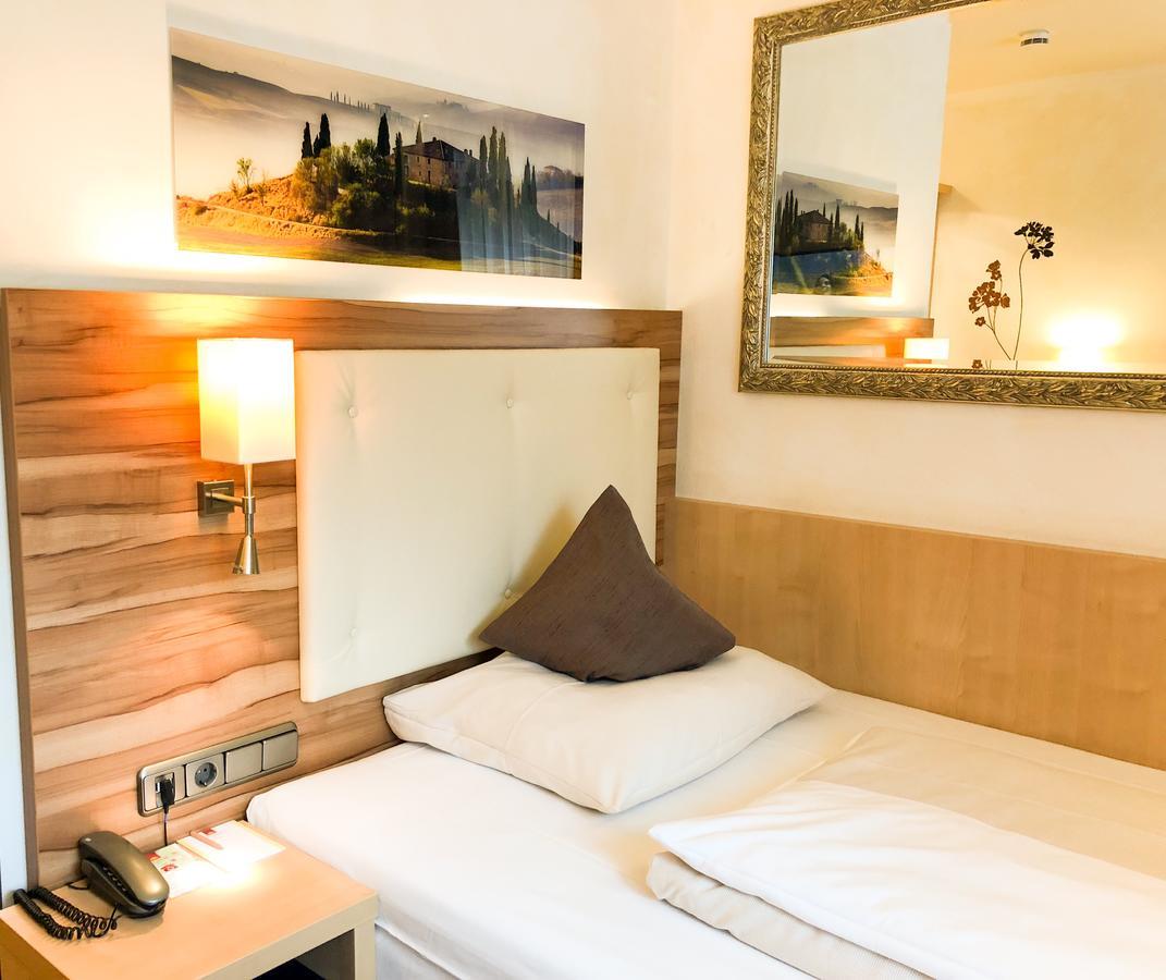 City Hotel Ost Am Koe Аугсбург Екстериор снимка